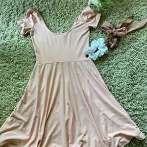 Cute pastel pink summer dress and hair scrunches with bow outfit bundle.…